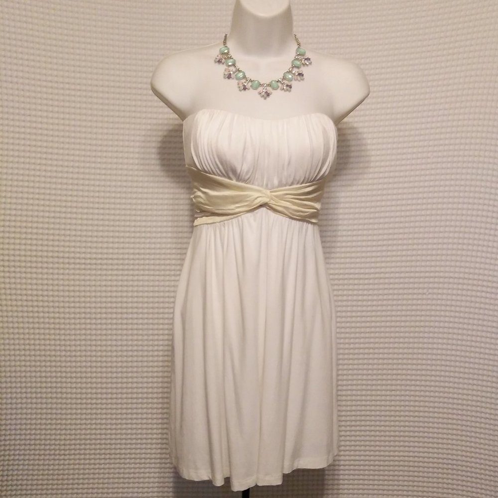 3/$15 CLOSET CLOSING WHITE BEBE STRAPLESS DRESS